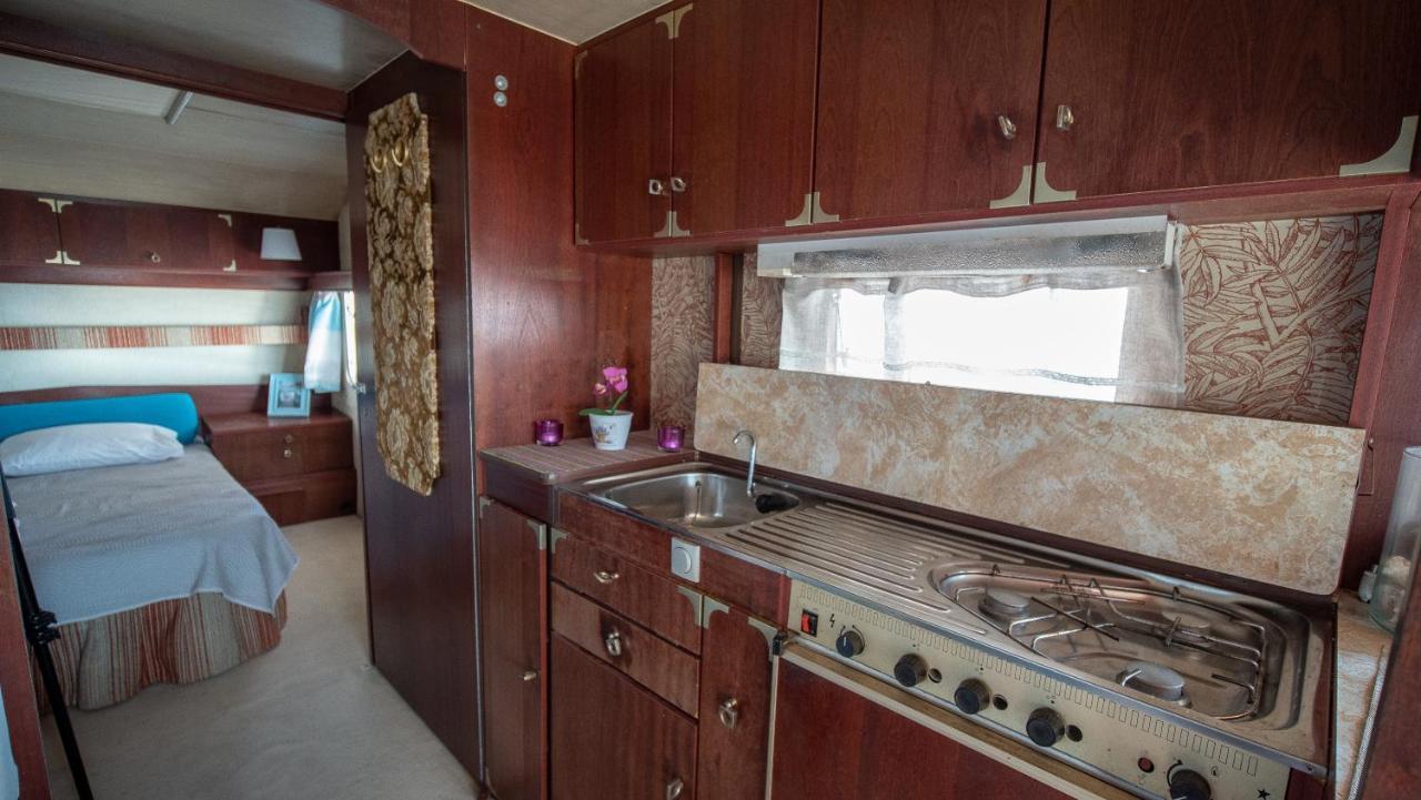 Caravan Fishing Spot Porto Roxa Agios Leon エクステリア 写真
